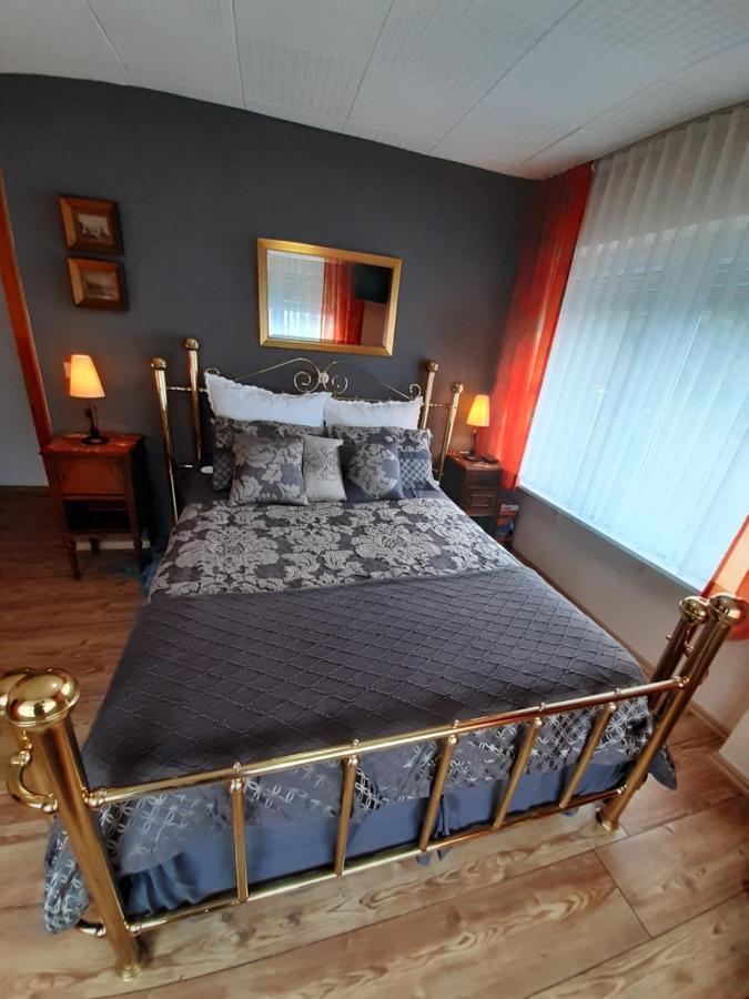 Bed and Breakfast Gastehaus Am Calmont à Ediger-Eller Extérieur photo